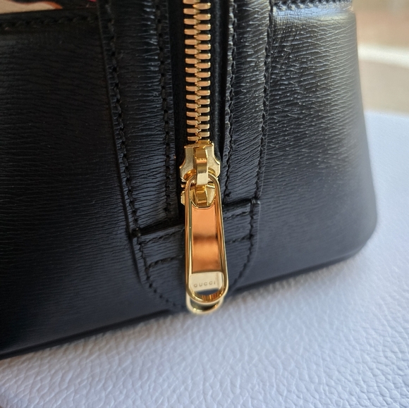 EUC Gucci Dome Satchel Pikarar- Black with Dust Bag - Picture 4 of 12